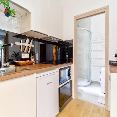 Appartamento Parisian Charm, Modern & Quiet