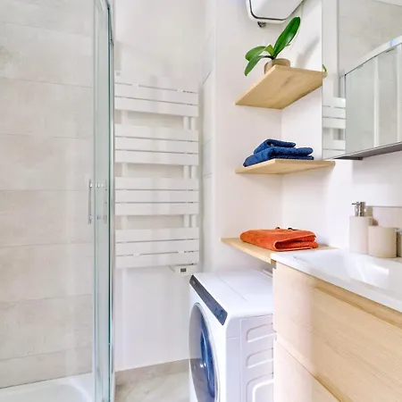 Parisian Charm, Modern & Quiet Lejlighed *