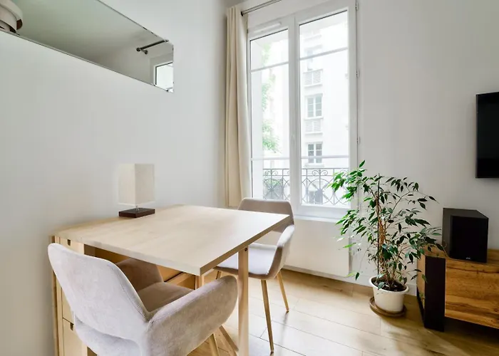 Διαμέρισμα Parisian Charm, Modern & Quiet