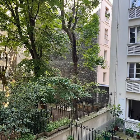 Parisian Charm, Modern & Quiet