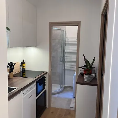 Parisian Charm, Modern & Quiet * 巴黎